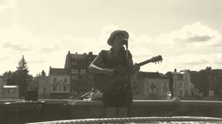 Muriel Dailleurs - Marchand De Sable - La Pointe Du Grognon Cap Estival Namur