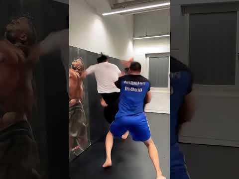 Boxing training is unstable#3 #ai #boxing #funny #training #shorts #youtubeshorts