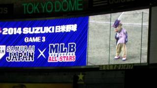 20141115 - [日米野球]アストロズのマスコットOrbit、踊る