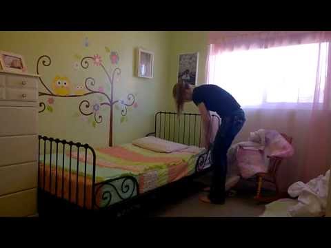 making-a-bed-with-beddy's-zipper-bedding