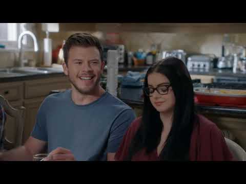 Modern Family : Haley and Alex's Boyfriends | STS