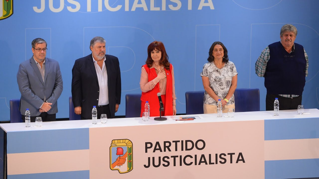 Cristina Kirchner asume la presidencia del PJ Nacional - YouTube