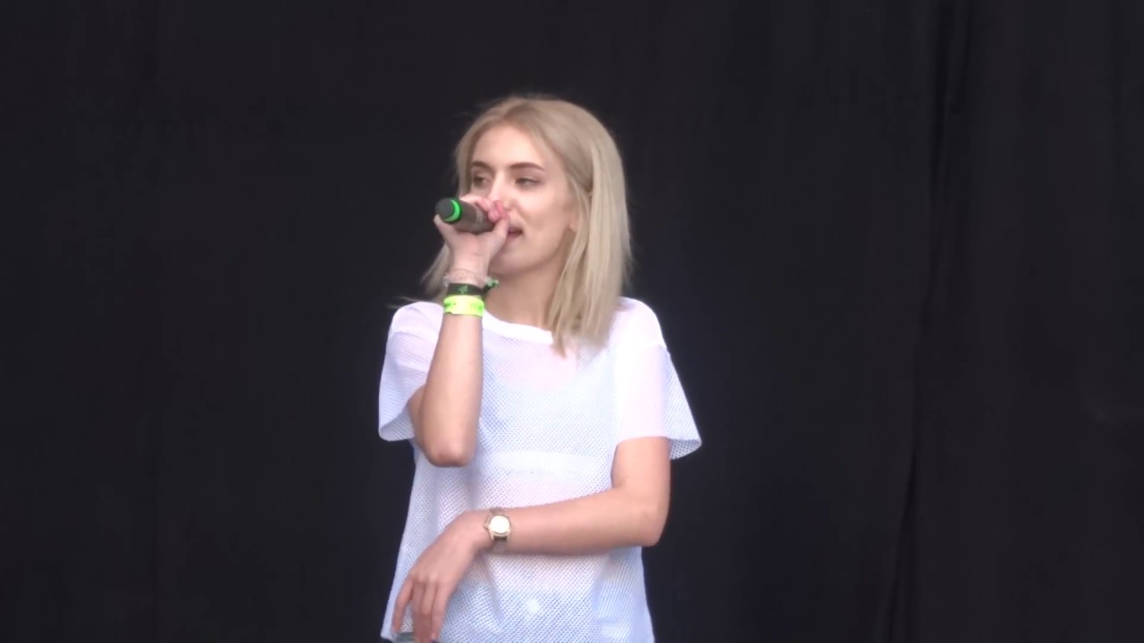 Lisa Mikolaschek 10.06.17 @ Zipfair Festival (Ex's & Oh's)