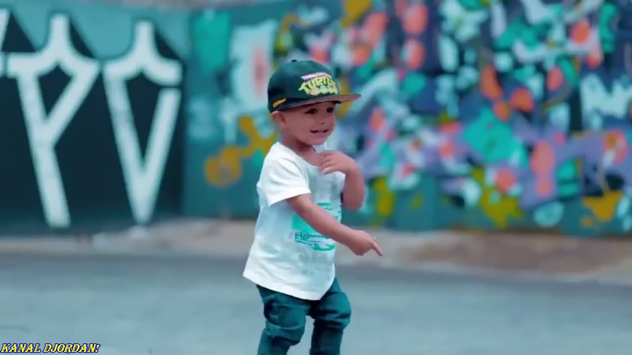 Видео мальчик классно танцует. Танец крутые пацаны в детском