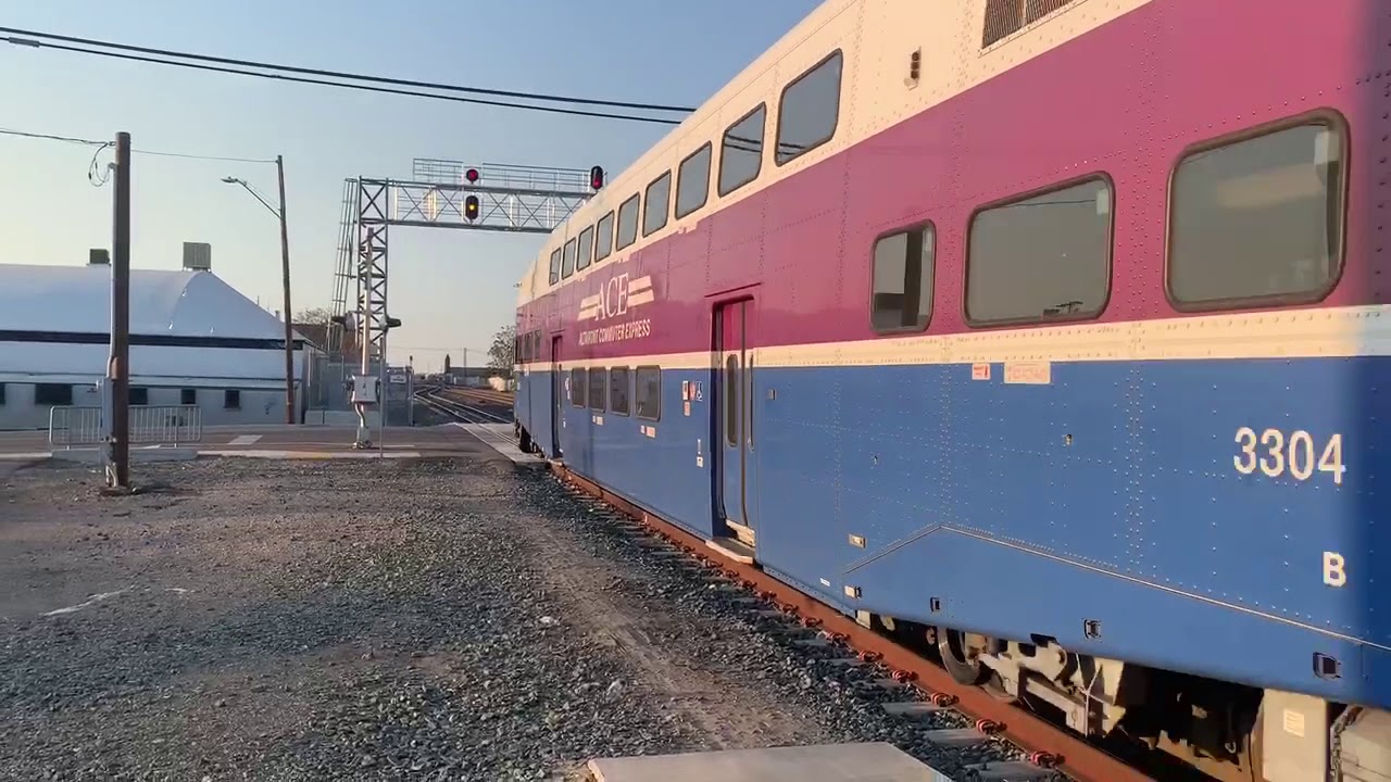 ace-train-3104-departing-station-back-to-depot-youtube