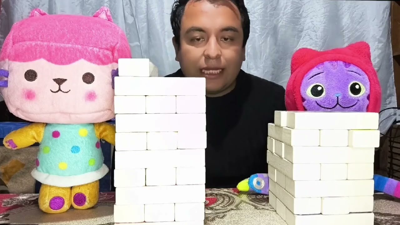 Bagrezuko hace reseña de juguetes