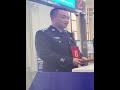泥石流袭来前 他仍在指挥人群撤退 | CCTV中文 #shorts