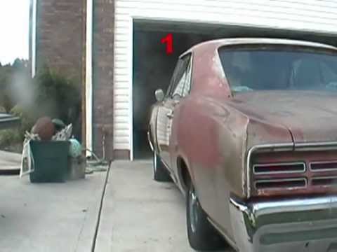 1967 Pontiac GTO Idling