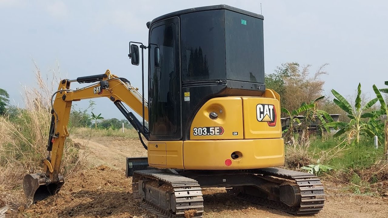 แคทใหม่น้องเล็กกับพี่ส้มฮิตาชิ CAT 303.5E CR & HITACHI ZX200-5G หน้างานใกล้ๆกันจัดต่อเนื่องเลยครับ