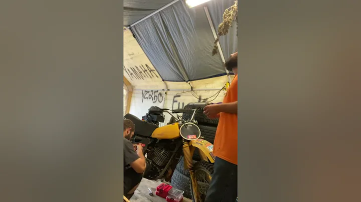 78 BarnFind Yz400 2 smoker comes alive after years