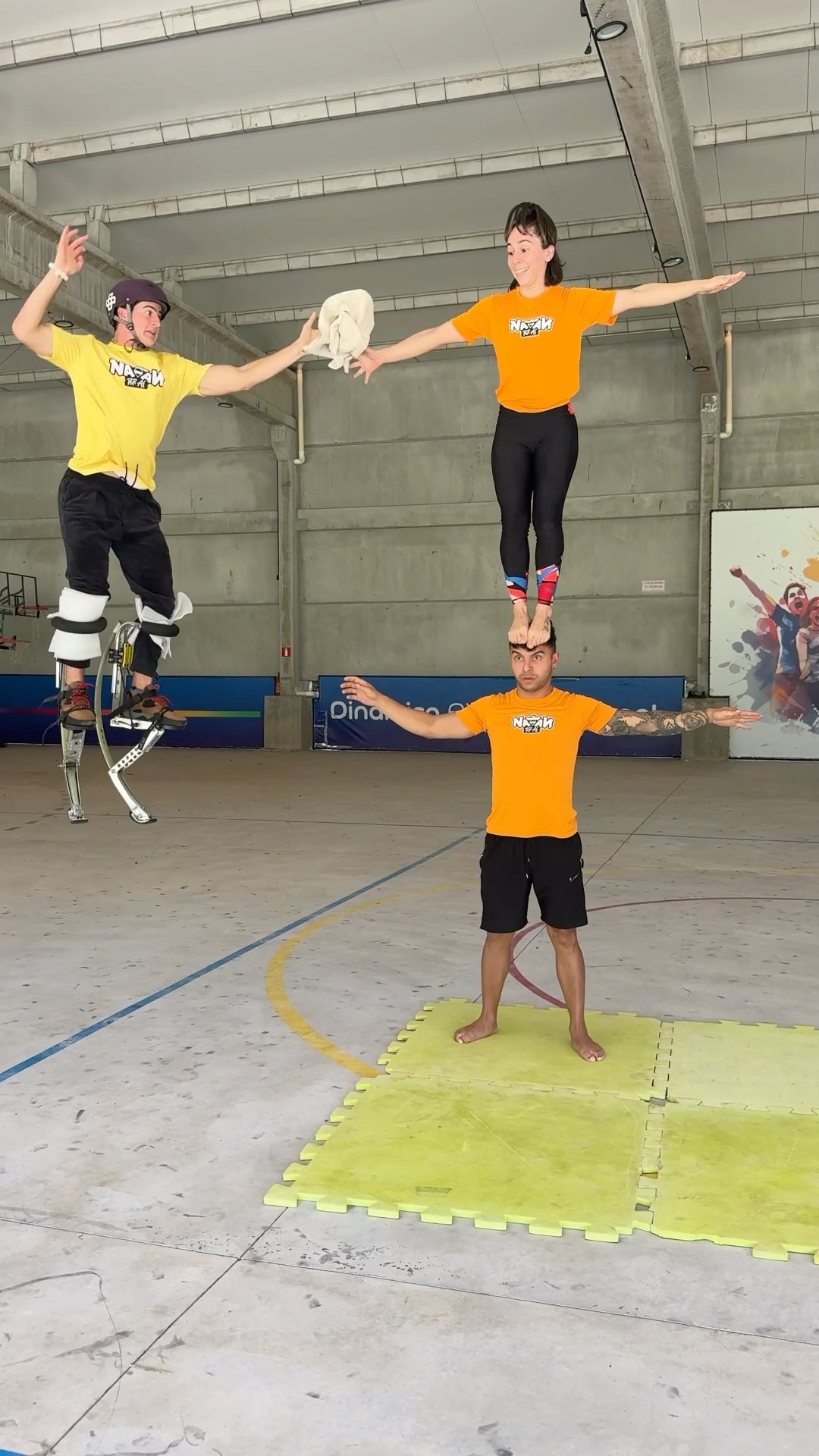 ACROBATAS