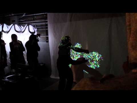 Codame Playground: Kinect + Dance : Dots