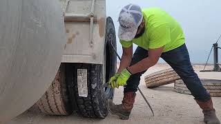 the full length..on how change 18 wheel tires the good old fashion / easy way...