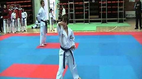 George Denman winning Patterns at Czech Open