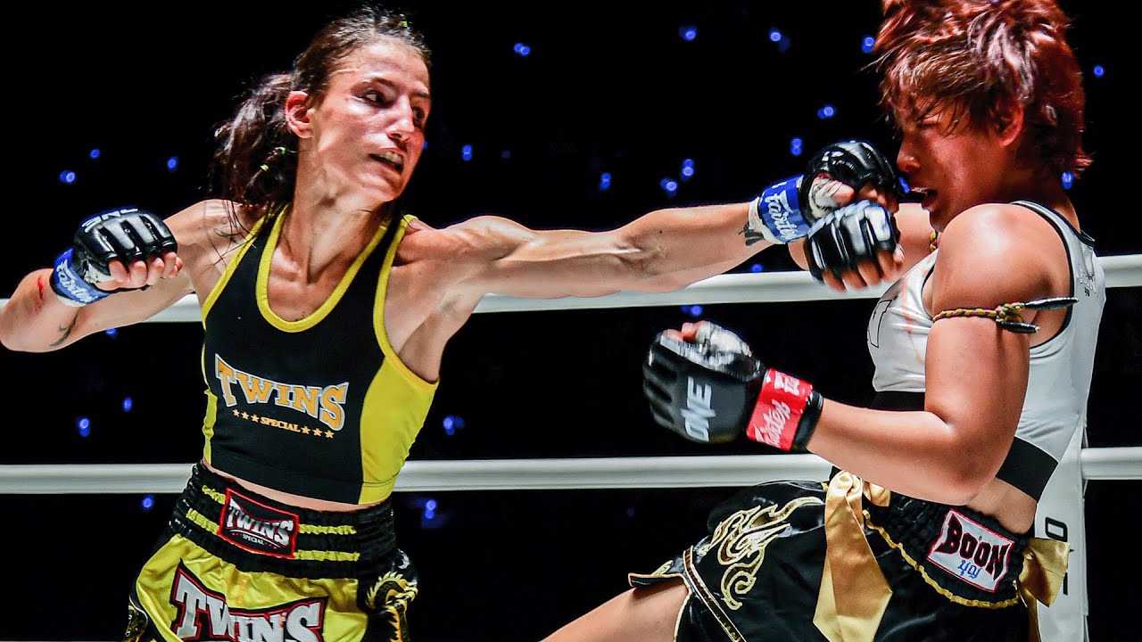 INSANE Women's Muay Thai Scrap 🔥🔥🔥 Yuly Alves vs. Kwankhao 