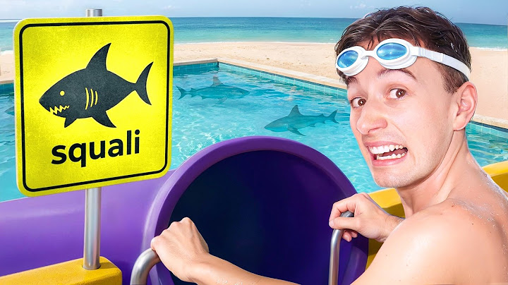 SOPRAVVIVO ad uno SCIVOLO D’ACQUA con gli SQUALI!! 🦈