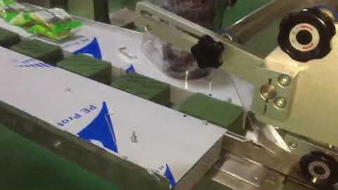 Scouring pad packing machine