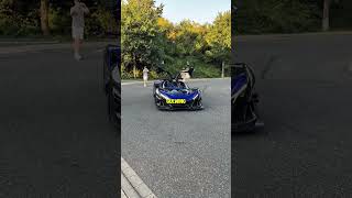 Bagaimana Kalau Mobil Pintu Keatas Terjungkal