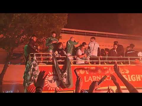 Αποθέωση Παπουλή από