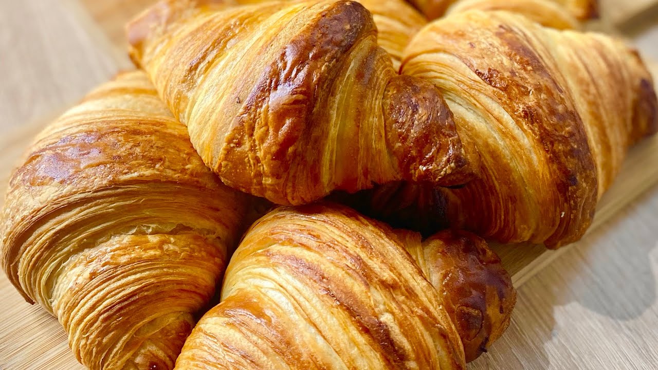كرواسون 🥐 الفرنسي مع اسرار نجاحها بدون زبدة التوريق