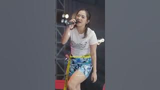 Senyum senyum dulu senyum dri jauh kalau dia senyum tandanya hatinya mau - Rena Movies | Tera Record