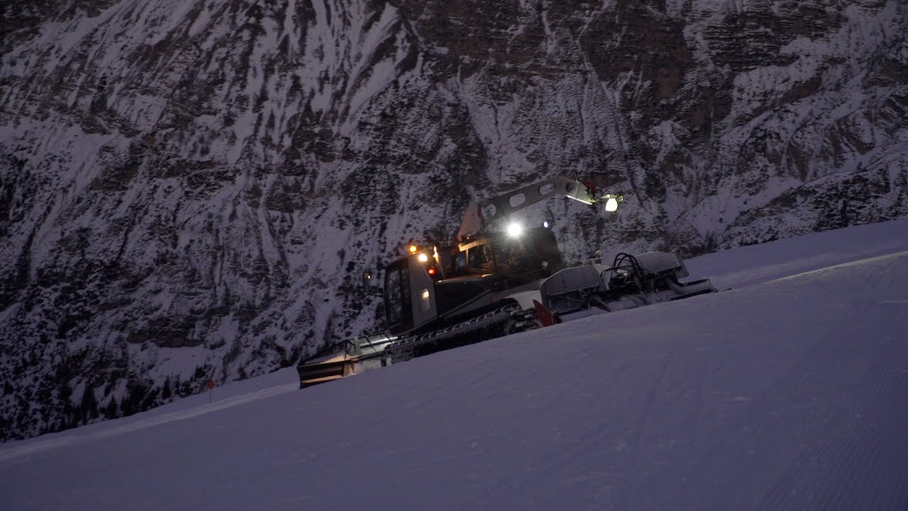 Pistenraupenfahrer Stubaital