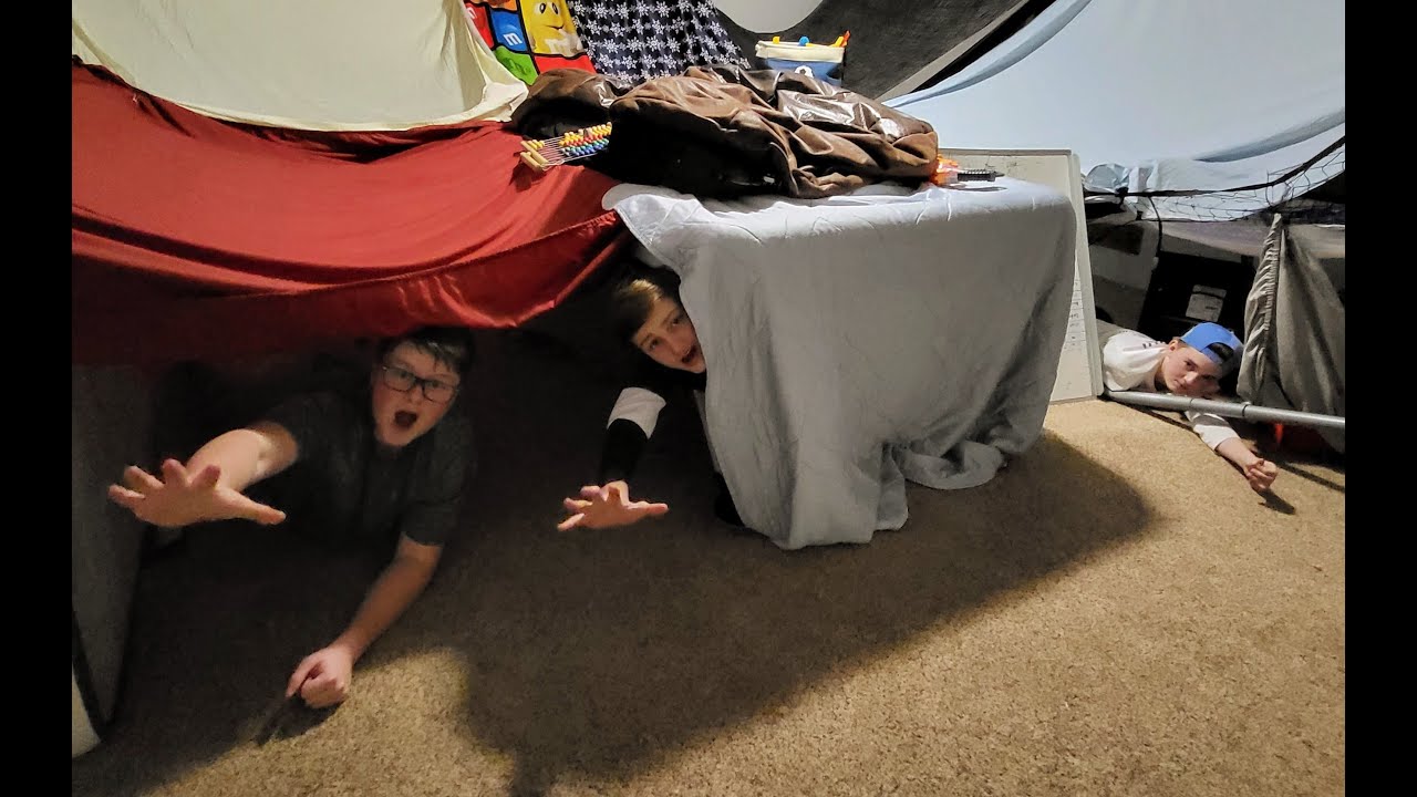 24 hour challenge in a blanket fort *crazy* - YouTube