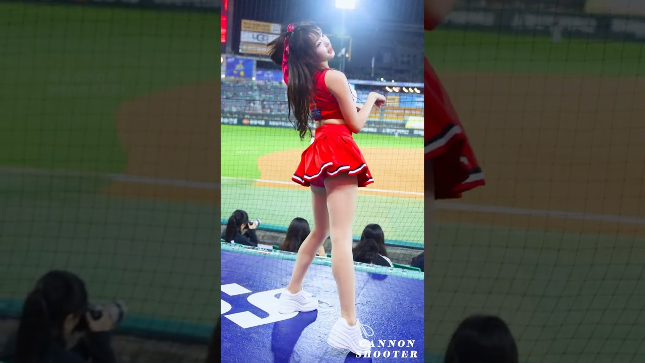💝빨간 리본이 잘 어울리는 신서윤 냥냥펀치 아웃송