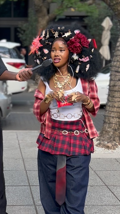 Download lagu Do you think billionaires should exist?