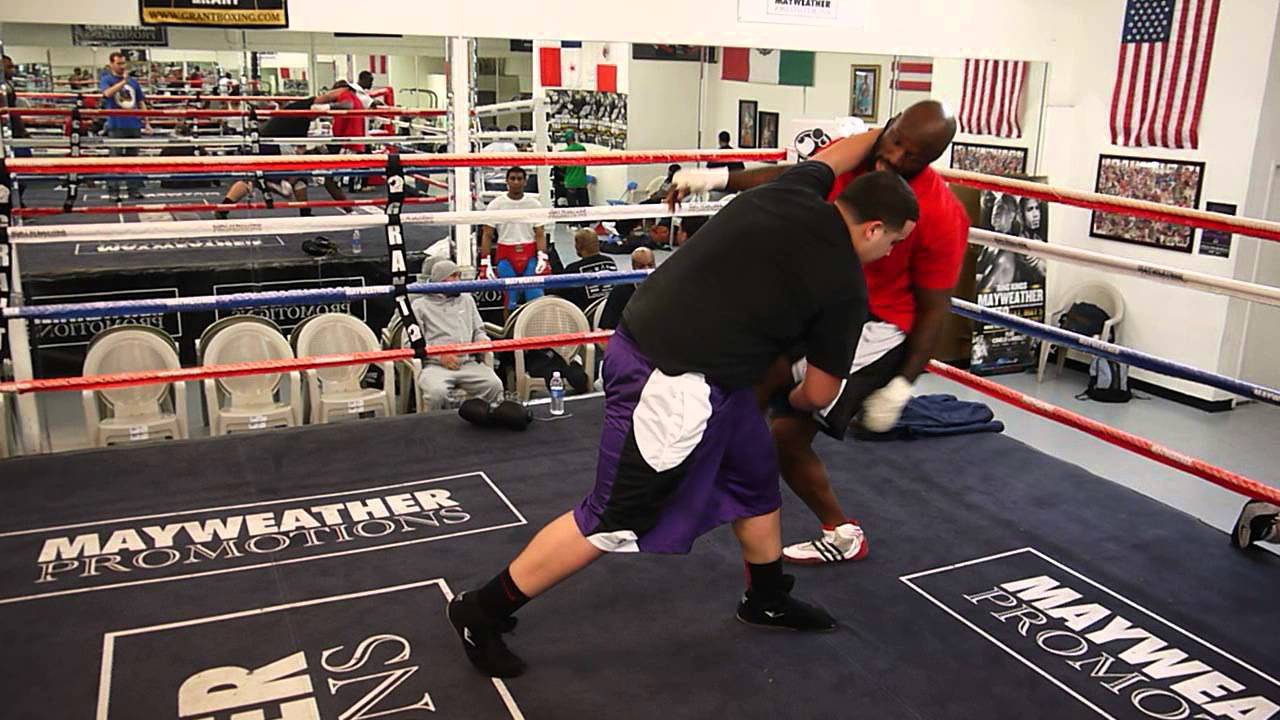 King Mo gives wrestling lesson to a boxer YouTube