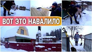 ВЛОГ! Наконец-то собрались на дачу//Зимой на даче//Чистим теплицу от снега//Семейный канал/Моя семья