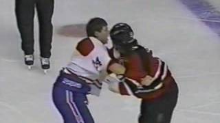 Mike Peluso vs Lyle Odelein Dec 6, 1995