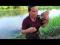 survival in the rainforest - cooking rat for dog & woman - Eating delicious HD