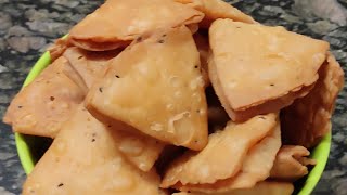 खस्ता तिकोनी पापड़ी नमकीन | खस्ता परतदार नमकपारे | निमकी | Layered Papdi Namkeen | Tea Time Snacks