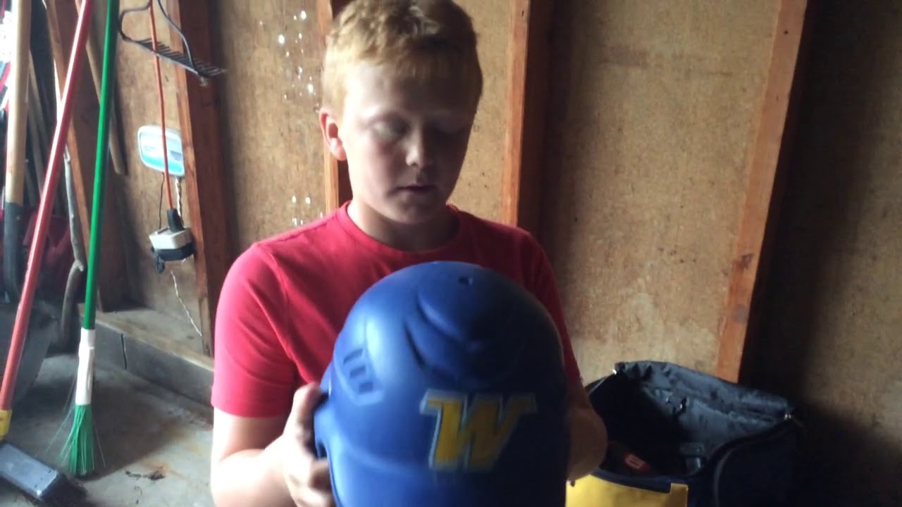 What’s in my baseball bag 2019 YouTube