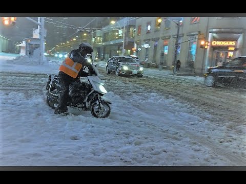 Toronto THUNDERSNOW First March Winter Snowstorm – Downtown Sunset ...