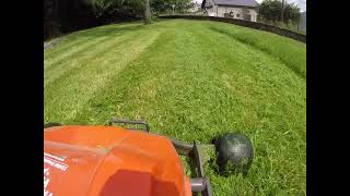 Rider Husqvarna R 214 TC : mulching en herbe haute et doubles passages