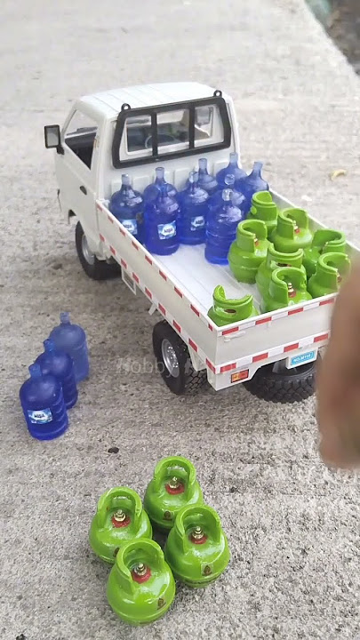 Rc carry pickup muat gas elpiji 3 kg dan Aqua galon @minicars_ #shots #rcpickup #wpld12