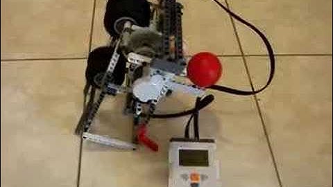 LEGO Mindstorms NXT Ball Shooter