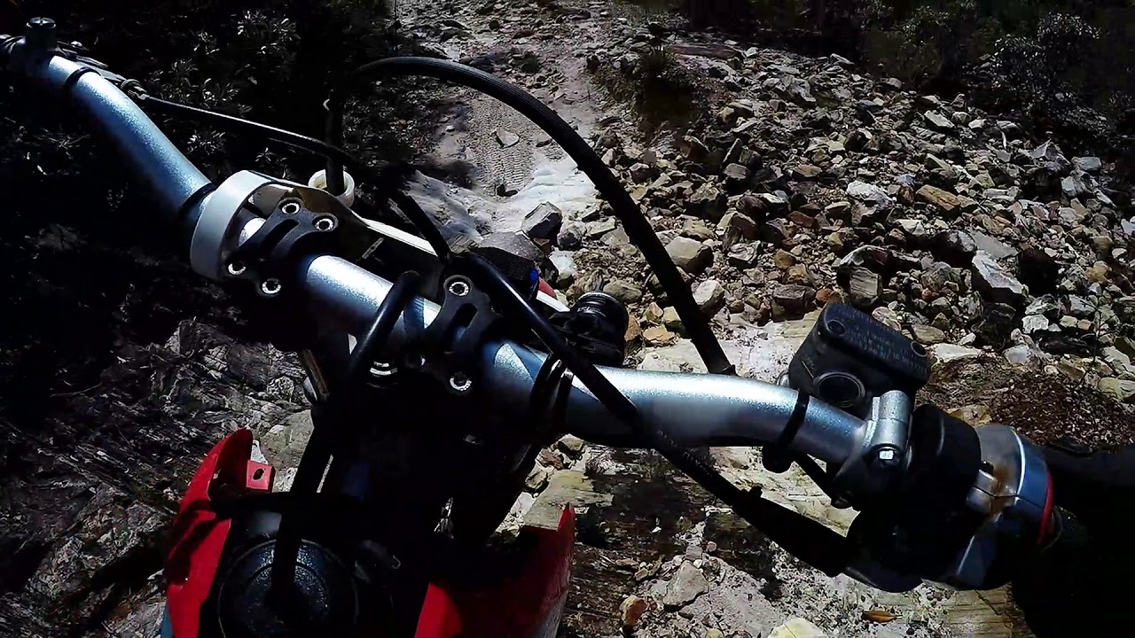 Serra da Canastra - MG *Trilhas: Morro do Jipeiro, Esquenta Braço e Serrote até a Pousada da Vanda*
