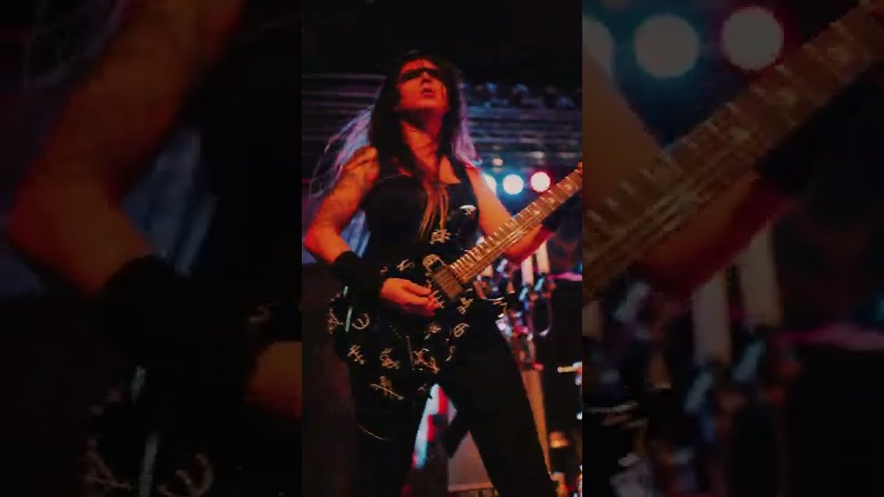 Guarda CRYPTA: Under the Black Wings (Live in Jena, DE - 2022) Jéssica di Falchi #crypta #espguitars su YouTube Guarda CRYPTA: Under the Black Wings (Live in Jena, DE - 2022) Jéssica di Falchi #crypta #espguitars su YouTube