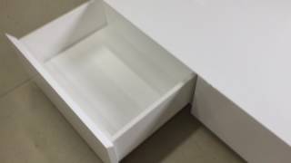 上質なホワイト鏡面仕上のオリジナルローテーブル（引き出し収納付）