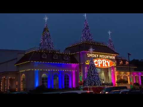 4 attractions in gatlinburg tn that are open on thanksgiving and Gatlinburg: Christmas 2018 - YouTube