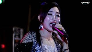 Download lagu PAMER BOJO - RIA ANDIKA - AMELIA BANJARAN WEDDING BAMBANG & LIA
