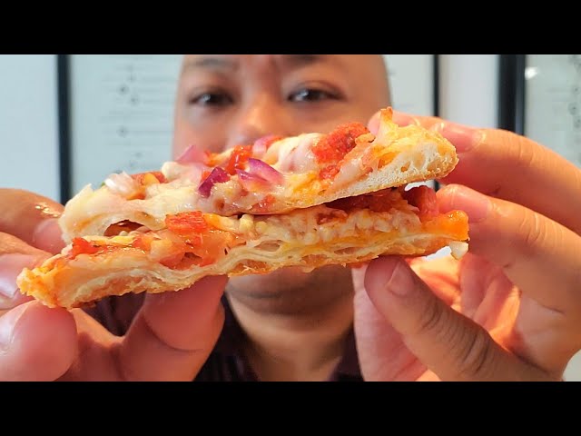 COPYCAT TOTINO'S  PARTY PIZZA | HOMEMADE RECIPE |  FROZEN PIZZA CHALLENGE #totinos #frozenpizza class=