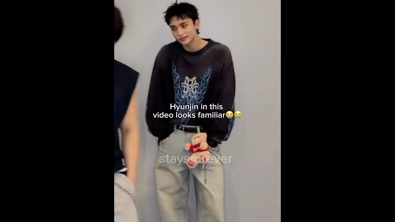 HE LOOKS SO GOOD TOO😭😭