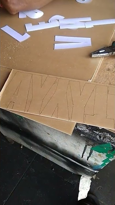 Bikin huruf timbul akrilik manual