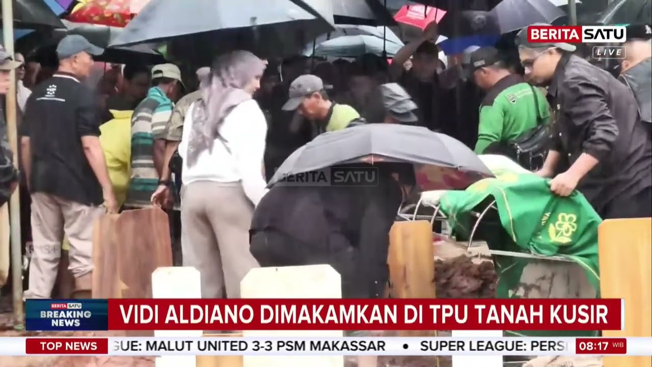 Diguyur Hujan Lebat, Seratusan Pelayat Iringi Prosesi Pemakaman Vidi Aldiano