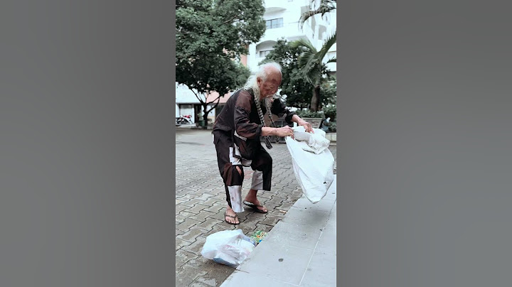 Homeless Man Teaches Us a Lesson About Environmental Protection #kindnessman #homeless