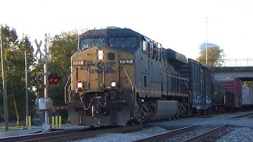 CSX ES44AH 727 w/ Weak K5HL Leads Manifest Q581-04 on 11/4/21